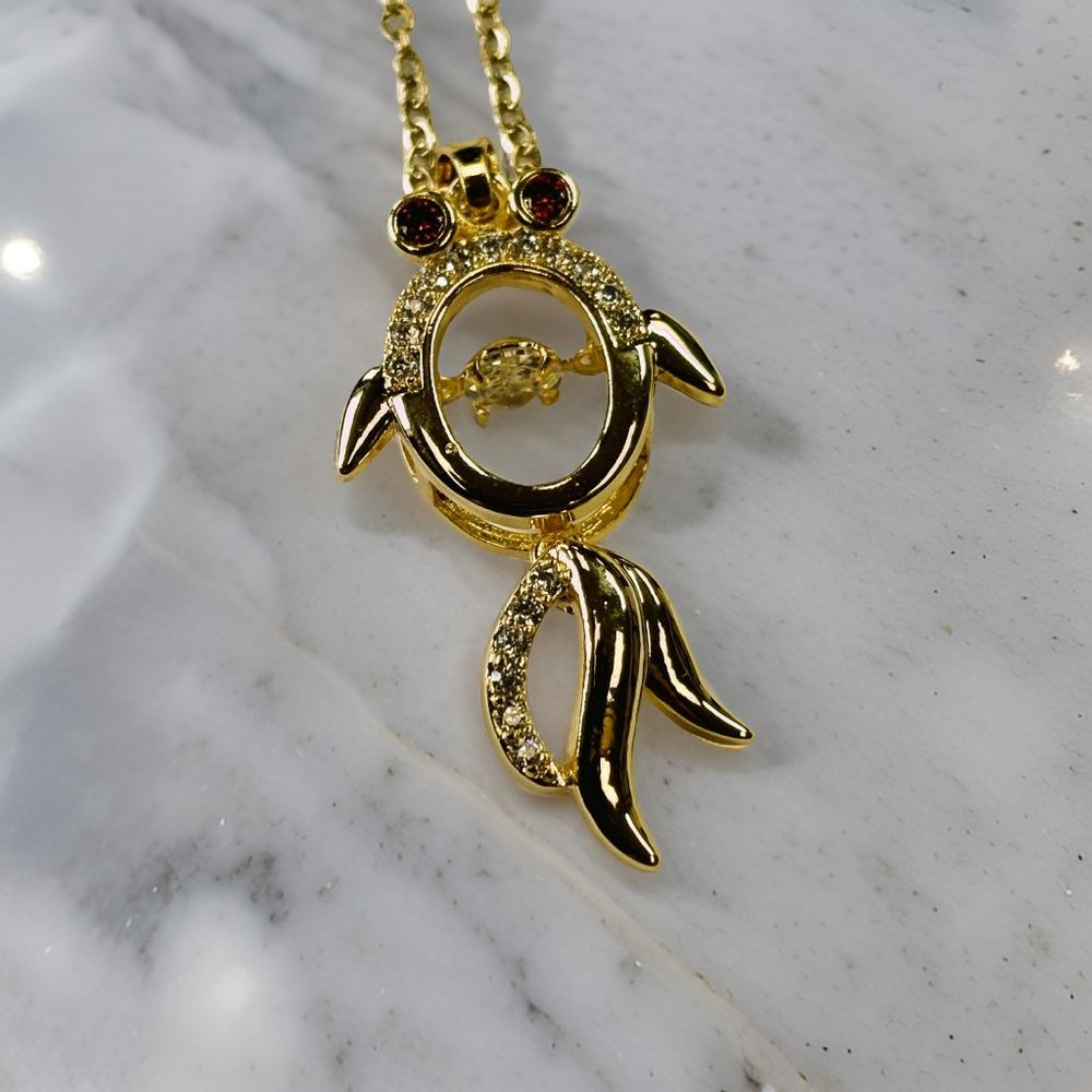 Gold 1.5 ct Zircon Ruby Eyes Fish with Round Cut Floater Pendant Necklace